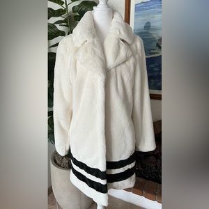NWT CREAM AND BLACK STRIPED FAUX FUR COAT🫶